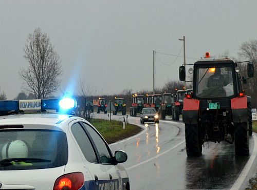 traktori kolona protest 2