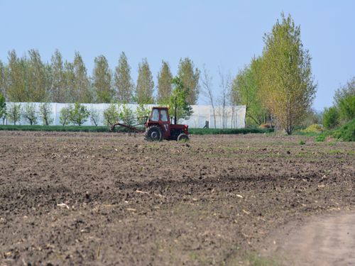 mali traktor u ataru