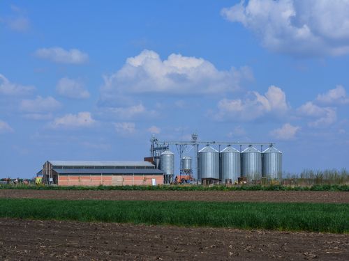 Podsticaji za unapređenje i razvoj ruralne infrastrukture - Prijave do 2. aprila 6 siloosi