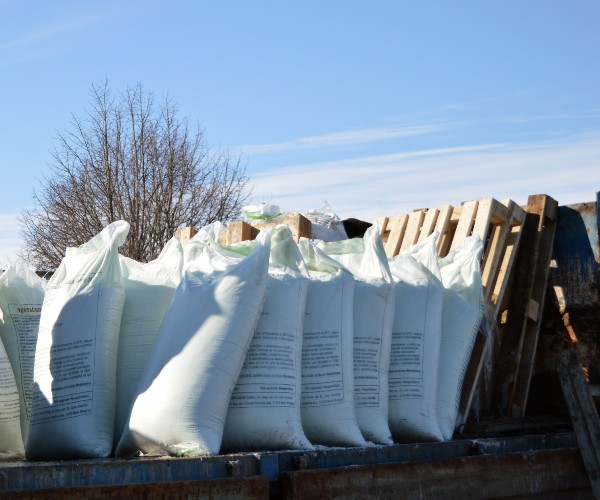 Cene veštačkih đubriva: Urea 520, a KAN 406 evra za tonu 18 prihrana psenice