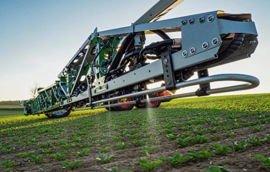 ONE SMART SPRAY provides real time, automated weed identification and management, both pre- (green-on-brown) and post-emergence (green-on-green).  Photo: BASF SE