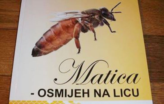 knjiga matica osmjeh na licu