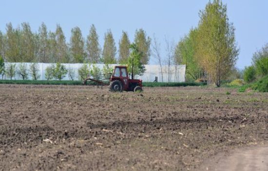 mali traktor u ataru